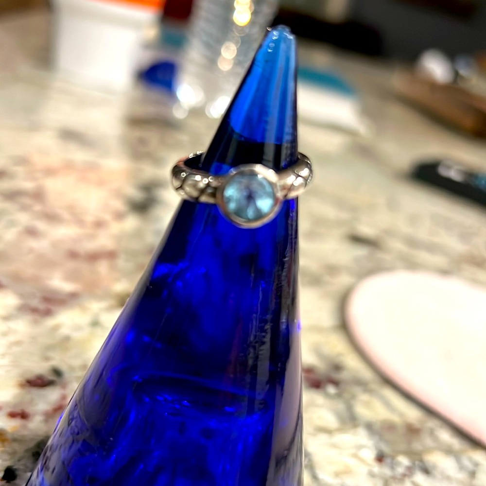 Beautiful turquoise stone with silver band size 7